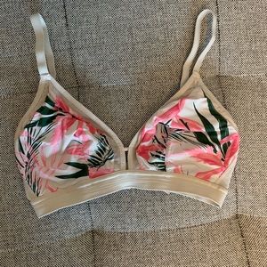 Lively busty bralette